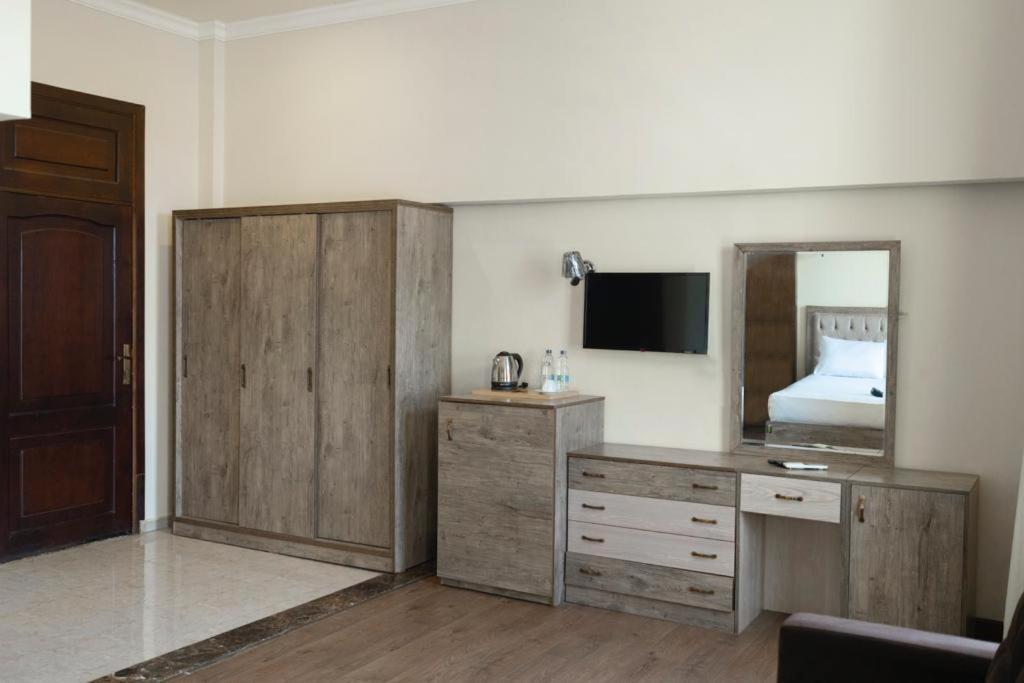 Ultra Loaloa Nile Maadi Hotel Каїр Екстер'єр фото
