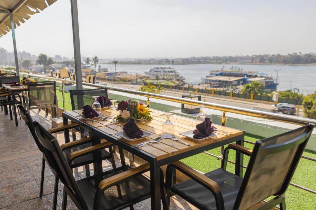 Ultra Loaloa Nile Maadi Hotel Каїр Екстер'єр фото