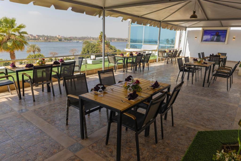 Ultra Loaloa Nile Maadi Hotel Каїр Екстер'єр фото