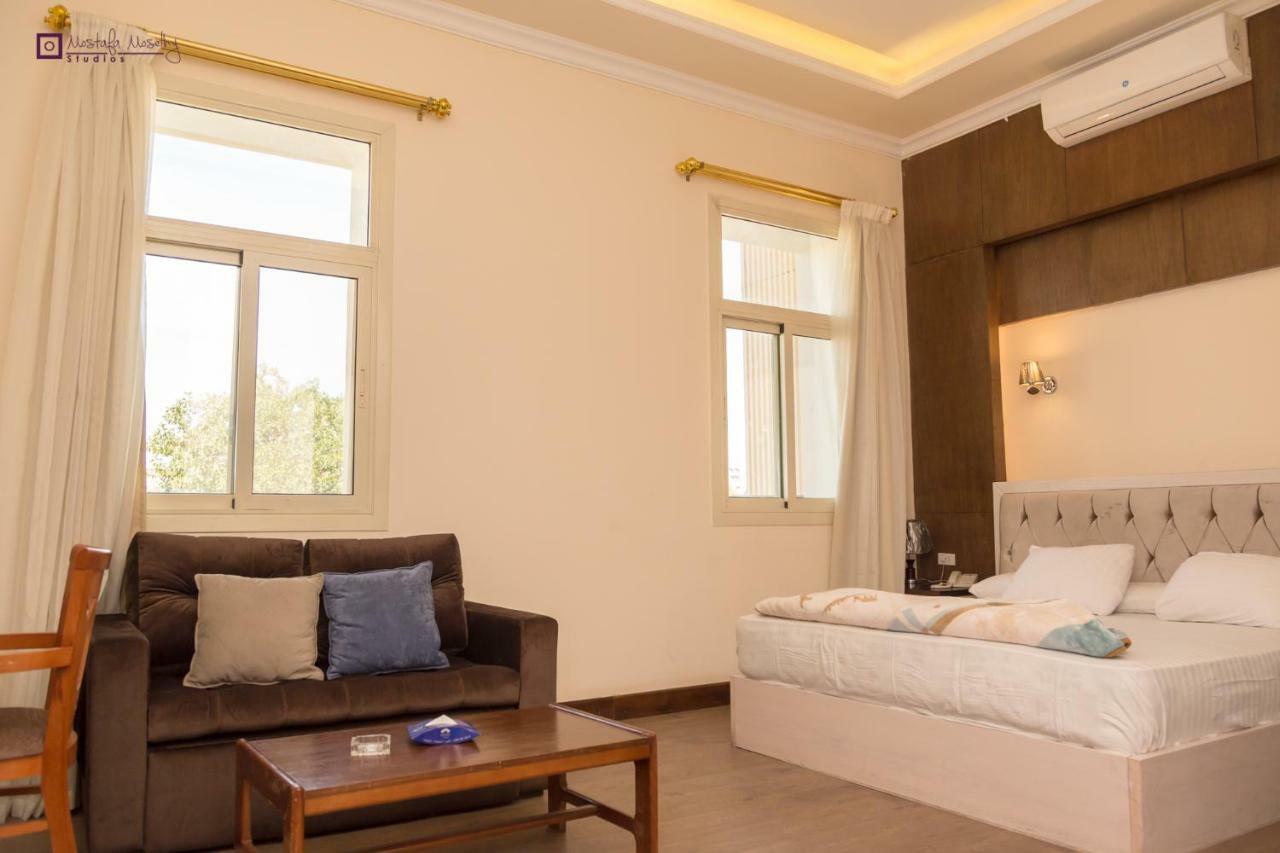 Ultra Loaloa Nile Maadi Hotel Каїр Екстер'єр фото